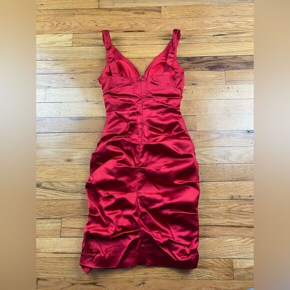 Xscape red stretch satin sheath cocktail dress Size 2 - Picture 3 of 8